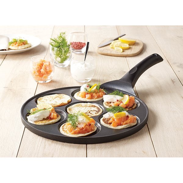 Poêle 7 mini blinis ou pancakes à induction fonte 26.5 cm