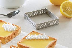 Cadre à tarte perforé en inox carré 8 cm Mathon