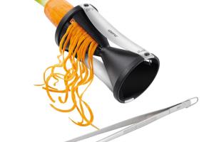 Coupe-spirale Spirelli avec pince en acier inoxydable et plastique Gefu