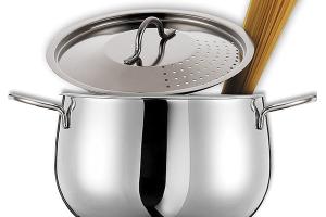Cuit-pâtes en inox 18 10 avec couvercle égouttoir 20 cm 4,5 L Inoxriv