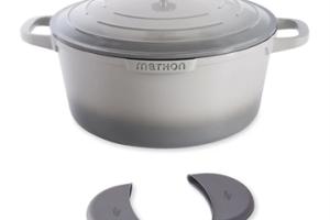 Lot cocotte légère ronde en fonte d'aluminium 28 cm gris et deux maniques silicone Mathon