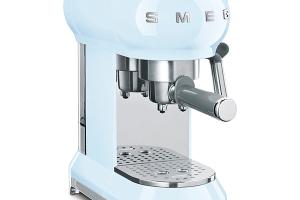 Machine à café expresso 1350 W ECF01PBEU Smeg