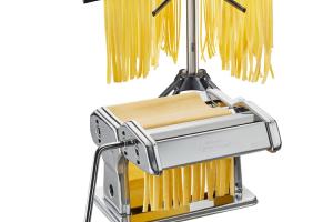 Machine à pâtes pasta perfette avec séchoir en acier et plastique Gefu