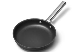 Poêle aluminium antiadhésive 24 cm noir mat Smeg