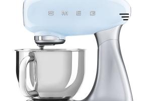 Robot sur socle Bleu azur 800 W SMF02PBEU Smeg