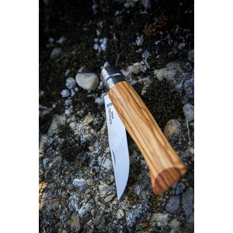 Couteau pliant N°08 Inox 8,5 cm manche en Olivier Opinel Couteau pliant N°08 Inox 8,5 cm manche en Olivier Opinel