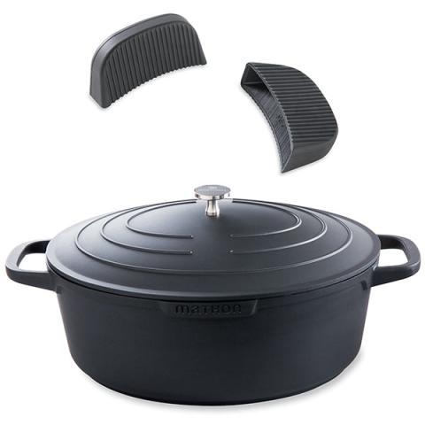 Lot grande cocotte légère ovale en fonte d'aluminium 32 cm 6,5 L et deux maniques silicone Mathon