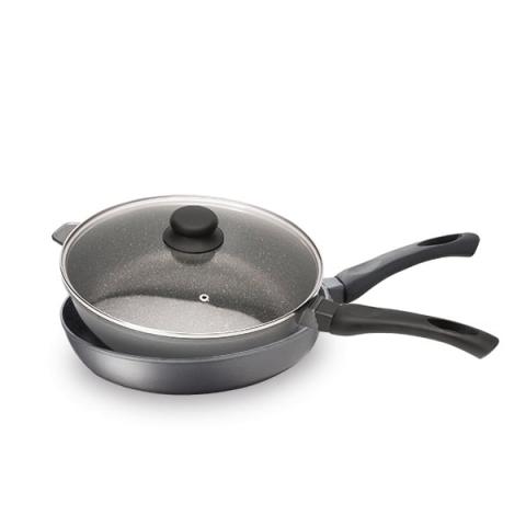 Lot poêle et sauteuse revêtement Dur comme la pierre 28 cm et couvercle en verre Mathon Lot poêle et sauteuse revêtement Dur comme la pierre 28 cm et couvercle en verre Mathon