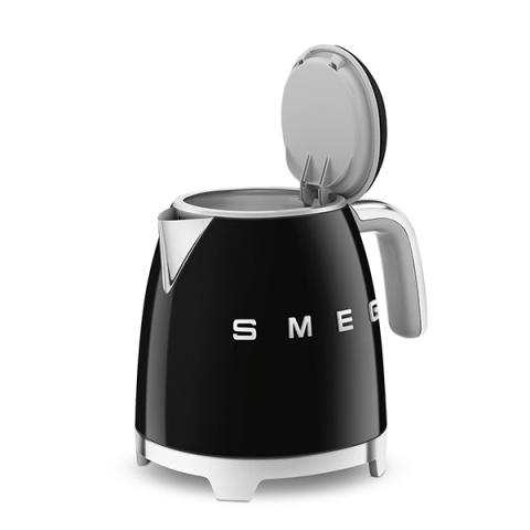Mini bouilloire 0,8 L 1400 W KLF05BLEU noir Smeg Mini bouilloire 0,8 L 1400 W KLF05BLEU noir Smeg