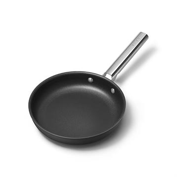 Poêle aluminium antiadhésive 24 cm noir mat Smeg