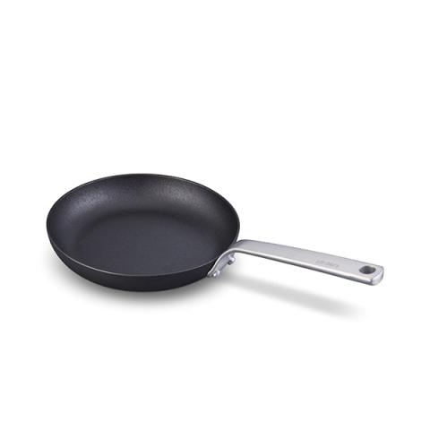Poêle Stark 24 cm  Beka