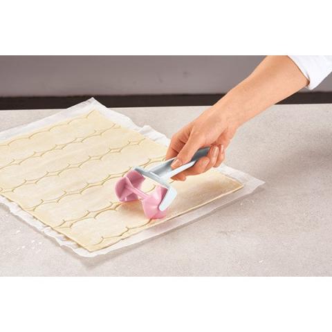 Roulette à gâteaux forme rose Betty Bossi Roulette à gâteaux forme rose Betty Bossi